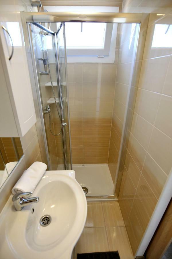 Marina Brugor Murter Ngoại thất bức ảnh