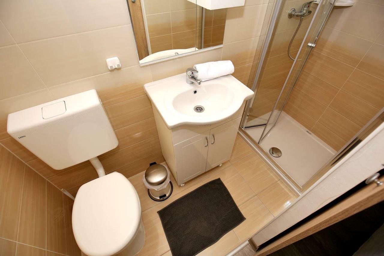 Marina Brugor Murter Ngoại thất bức ảnh